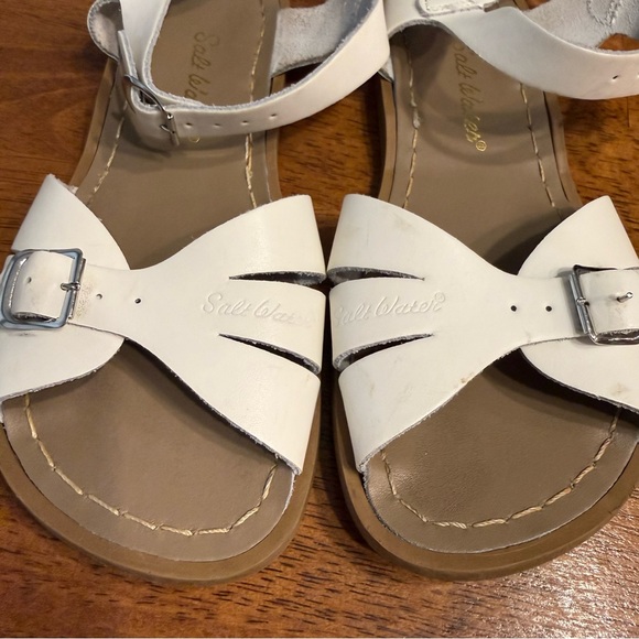 Salt water sandals by Hoy Kids White Sandals size 2 - Picture 4 of 9